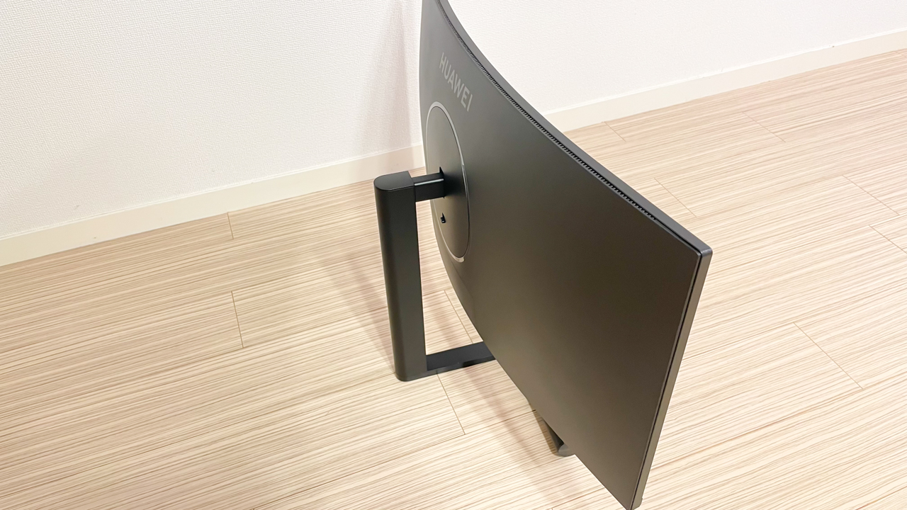 HUAWEI MateView GT本体 x 1 135 W USB-C ACアダプター x 1 USBケーブル（Type-C to Type-A）x 1 USBケーブル（Type-C to Type-C）x 1 DP1.4ケーブル x 1 クイックスタートガイド x 1