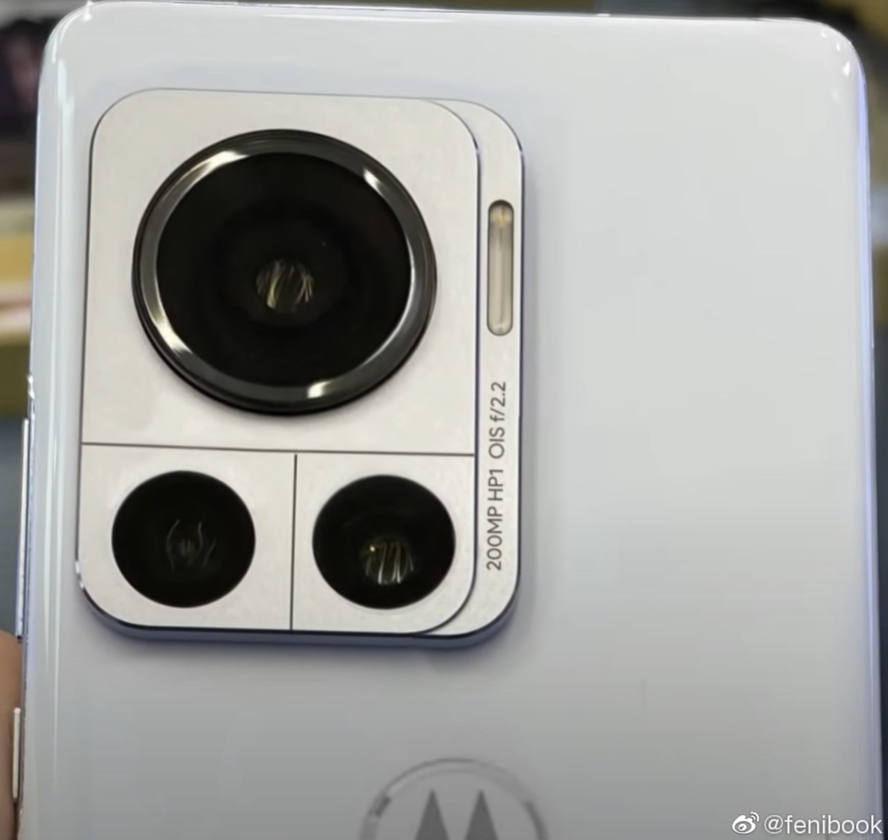 2億画素カメラ搭載Motorolaスマートフォン