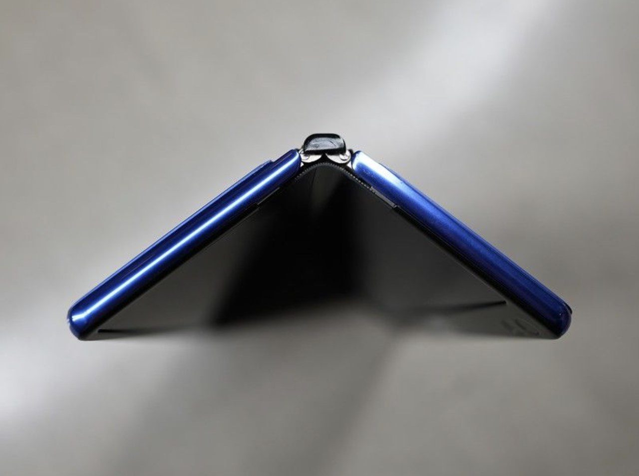 TCL MWC2022 折り畳みスマートフォン コンセプト