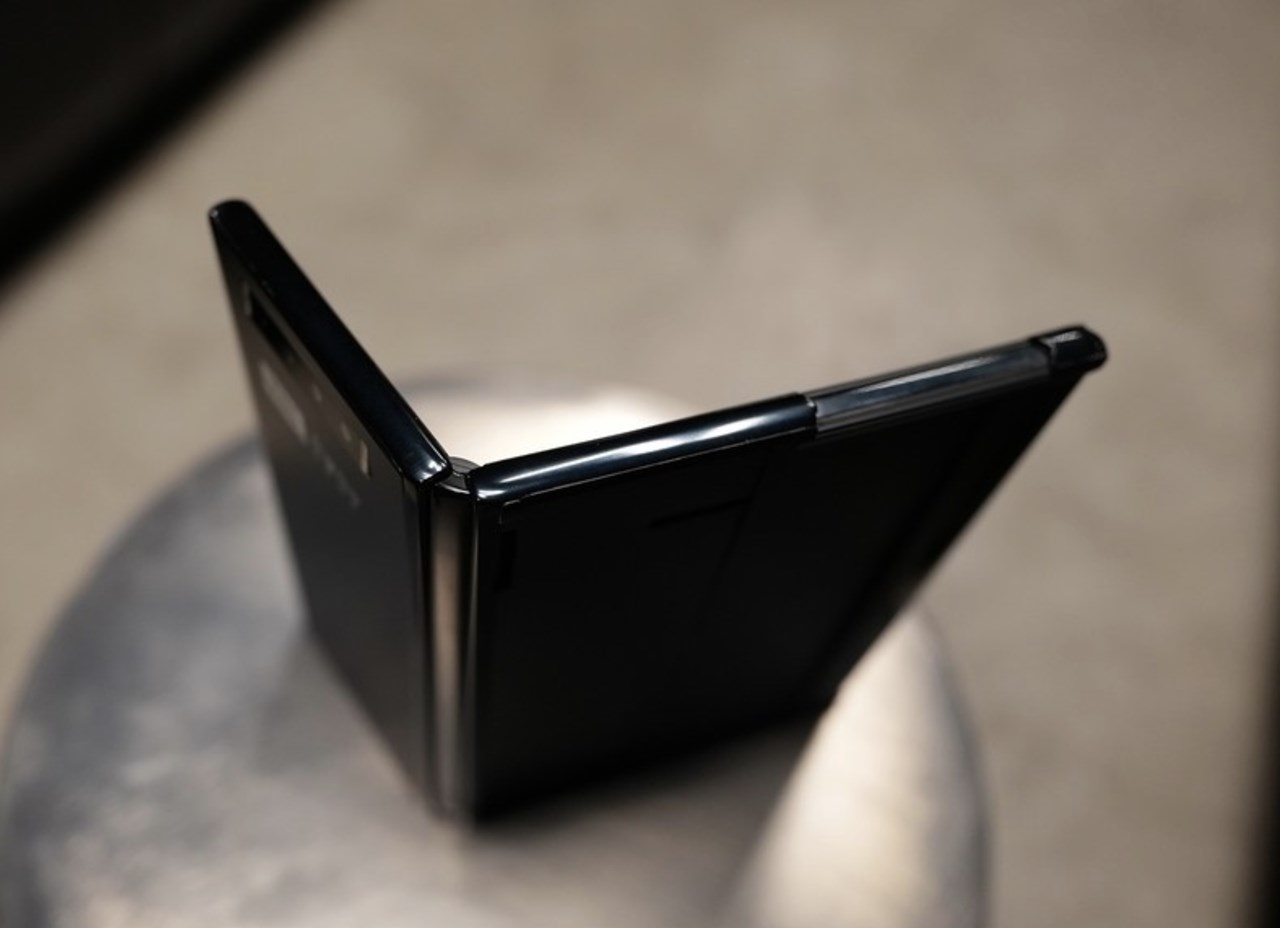 TCL MWC2022 折り畳みスマートフォン コンセプト