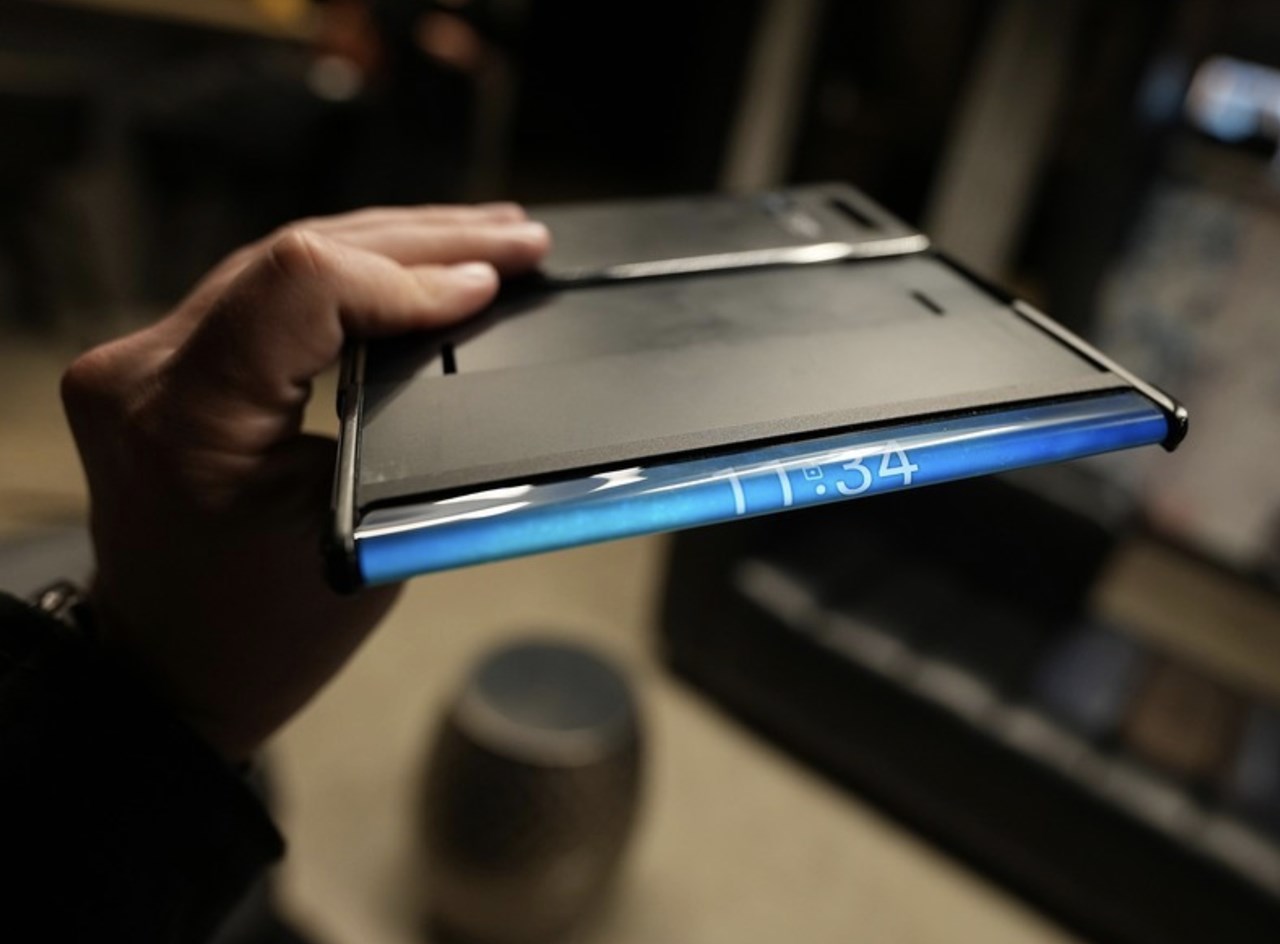 TCL MWC2022 折り畳みスマートフォン コンセプト